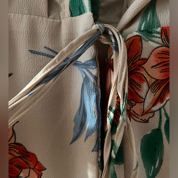 GORGEOUS SPRING/SUMMER WRAP BEULAH LONDON DRESS! - Picture 4 of 8